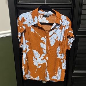 Pleione ladies, short sleeve blouse with ruffle sleeve detail